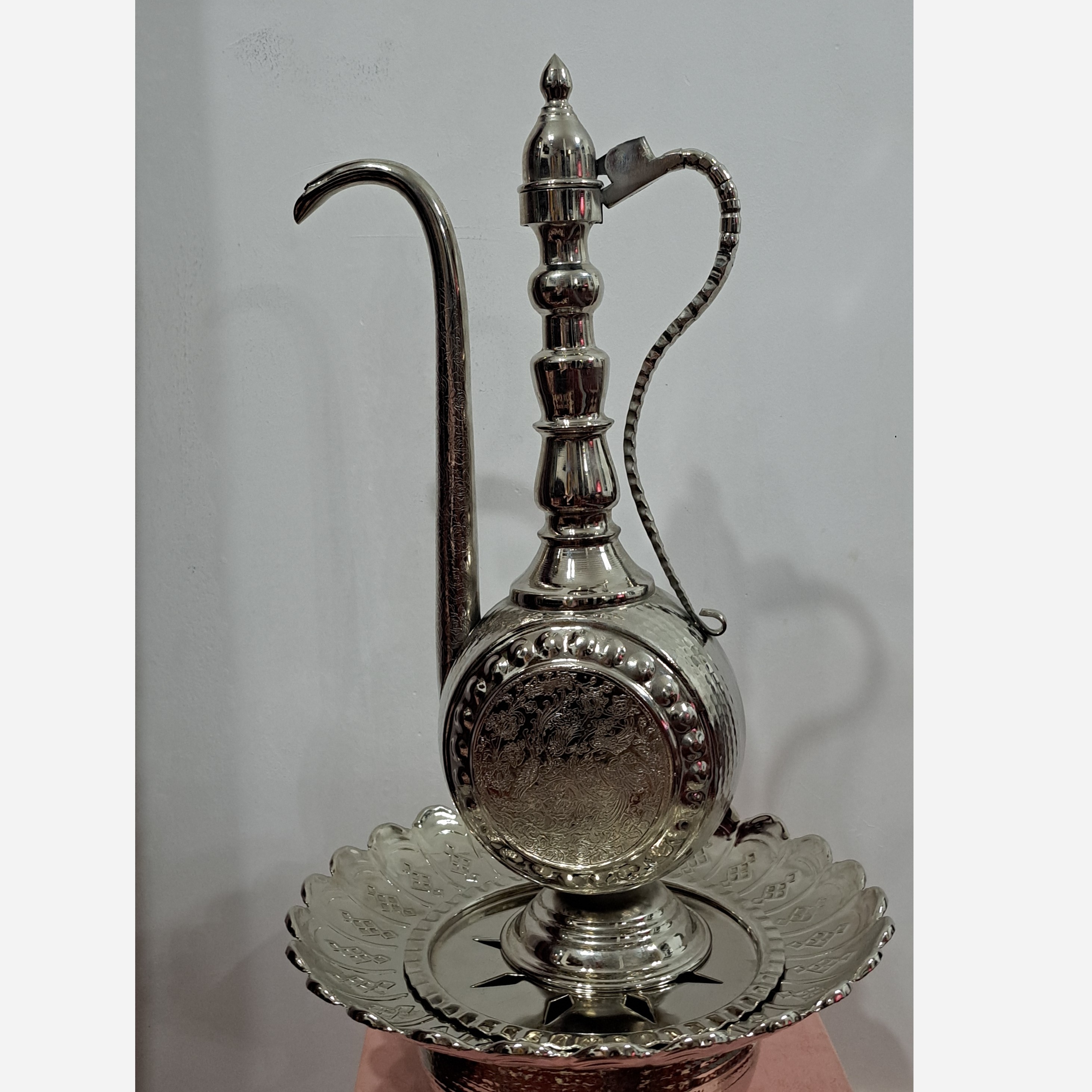 آفتابه لگن نقره ای مسی قلم کاری شده سایز بزرگ ارسال همه شهرها مناسب دکوری جهاز و هدیه به مادران
