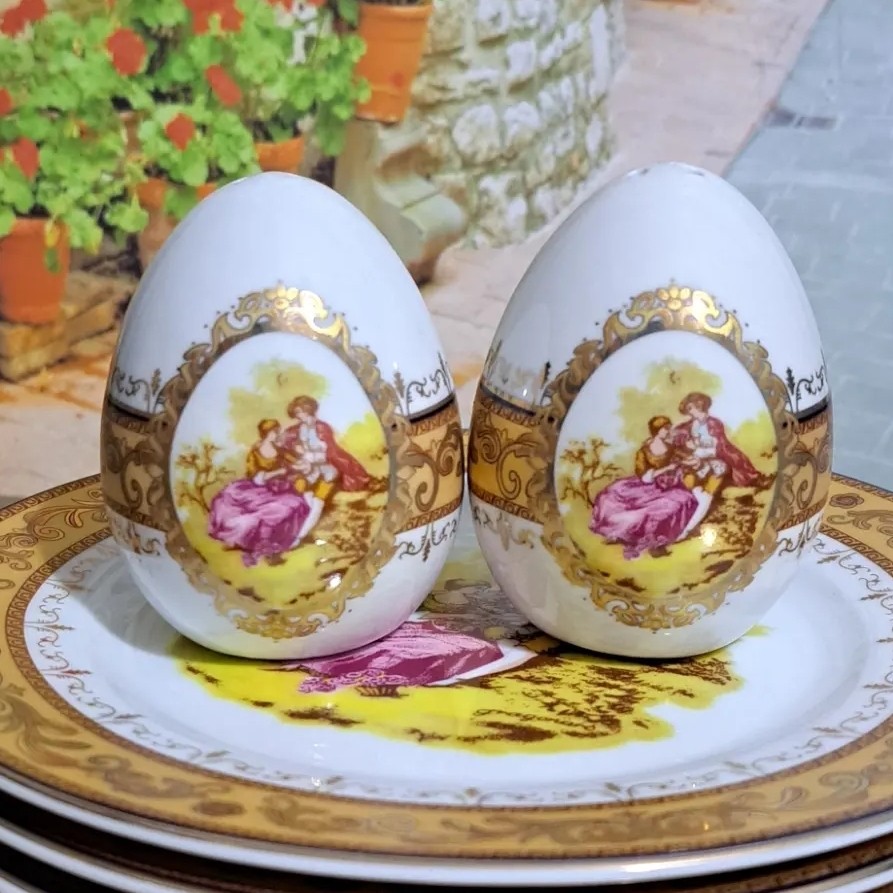 نمکدان چینی لیلی مجنون طلایی بصورت جفت چینی دنسی تخم مرغی ارسال پسکرایه