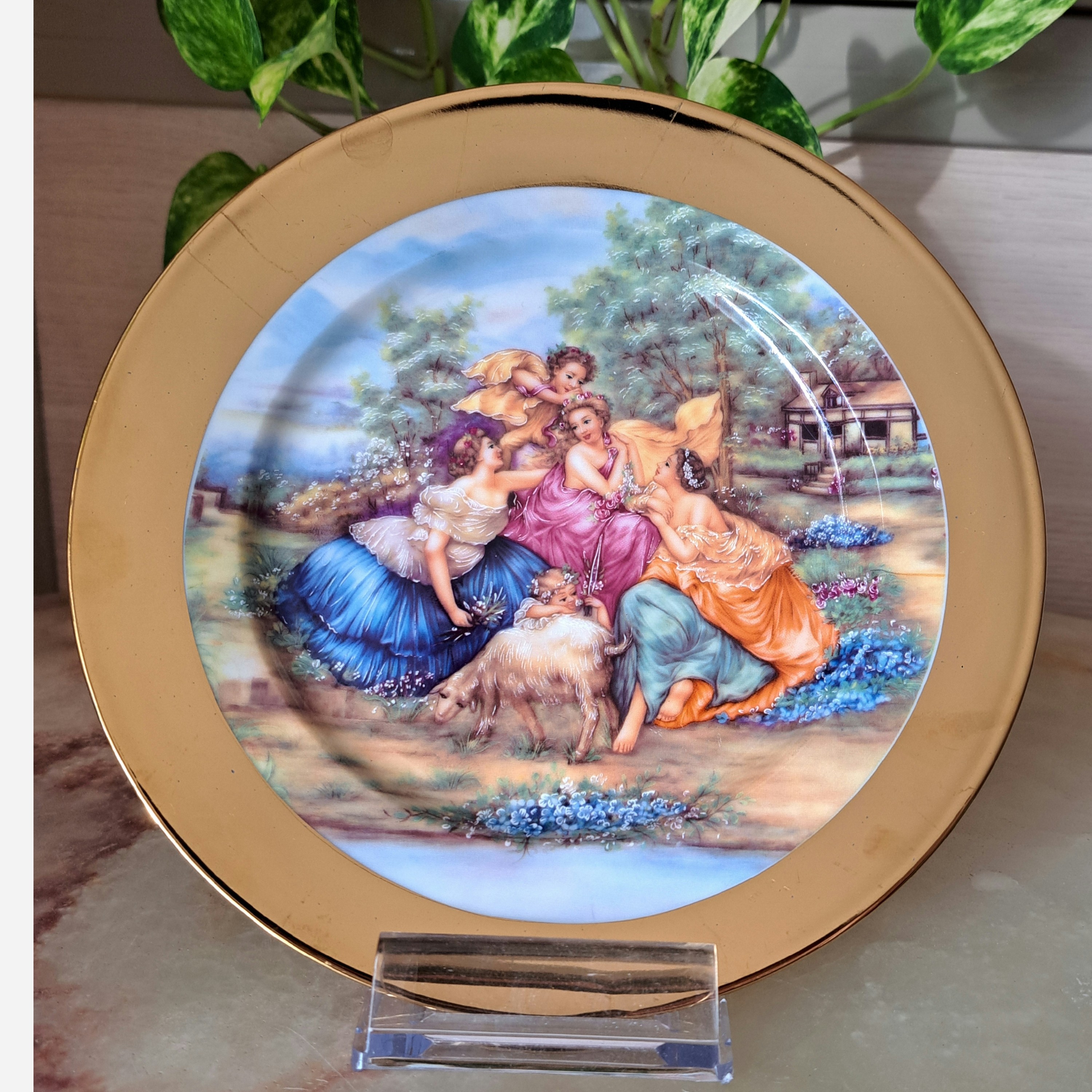 دیوارکوب چینی طرح سه خواهر طلاکوب در دو سایز موجود ارسال سراسرکشور پسکرایه
