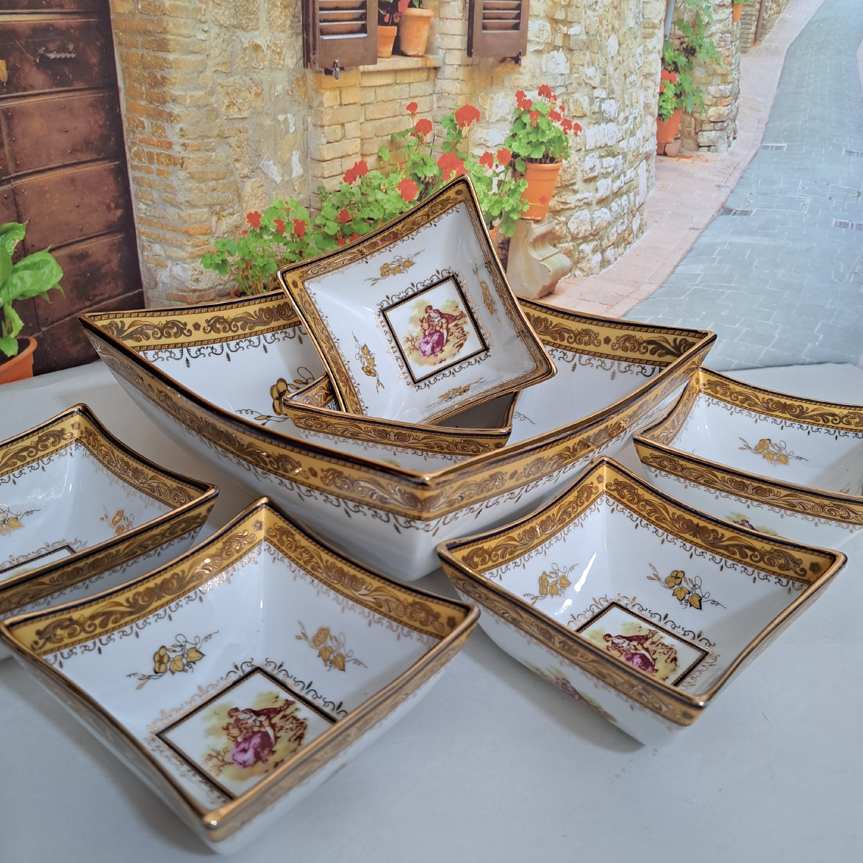 سرویس 7پارچه دنسی خارجی اصل طلاکوب و شاینی  یک کاسه آجیل با 6 پیاله مدل مربعی ارسال پسکرایه