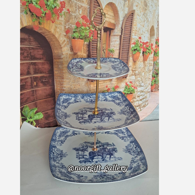 شیرینی خوری سه طبقه لیلی مجنون طرح سبز یا طلایی و طرح ابی موجوده کادویی جهیزیه سفارش از باسلام ارسال