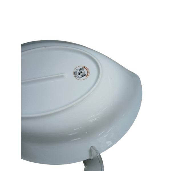 ظرف سرو چینی پردیس کاشان با ابعاد 36×25×5 سانتیمتر و وزن 800 گرم، قابل شستشو با دست و ماشین ظرفشویی، دارای جعبه