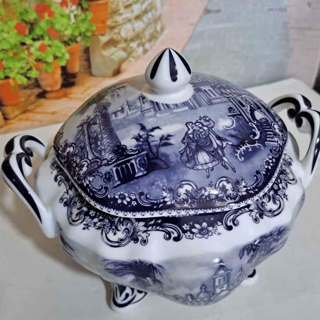 شکلات خوری چینی سرمه ای مدل گرد درب دار ست جهیزیه موجود ارسال پسکرایه