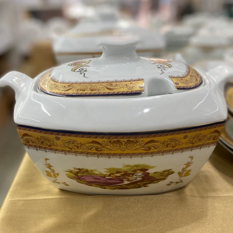 سوپ خوری درب دار چینی لیلی مجنون طلایی